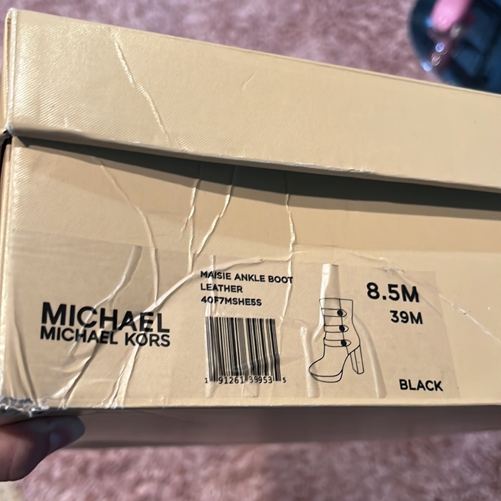 MICHAEL KORS BOOTIES - Picture 8 of 9
